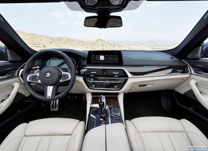 2017 BMW 5-series - фотография 147 из 255
