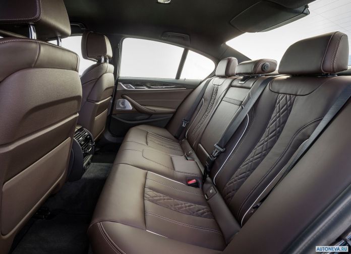 2017 BMW 5-series - фотография 161 из 255