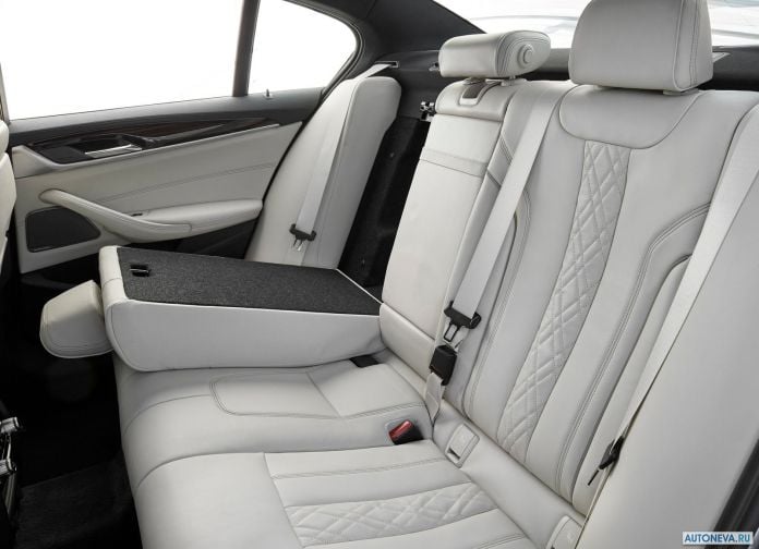 2017 BMW 5-series - фотография 165 из 255