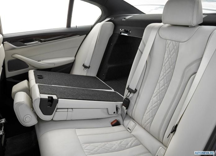 2017 BMW 5-series - фотография 166 из 255