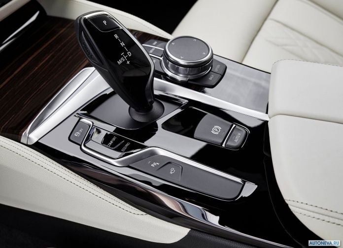 2017 BMW 5-series - фотография 168 из 255