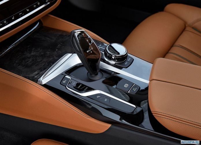 2017 BMW 5-series - фотография 169 из 255