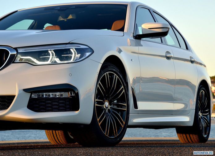 2017 BMW 5-series - фотография 202 из 255