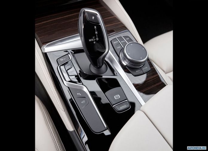 2017 BMW 5-series - фотография 231 из 255