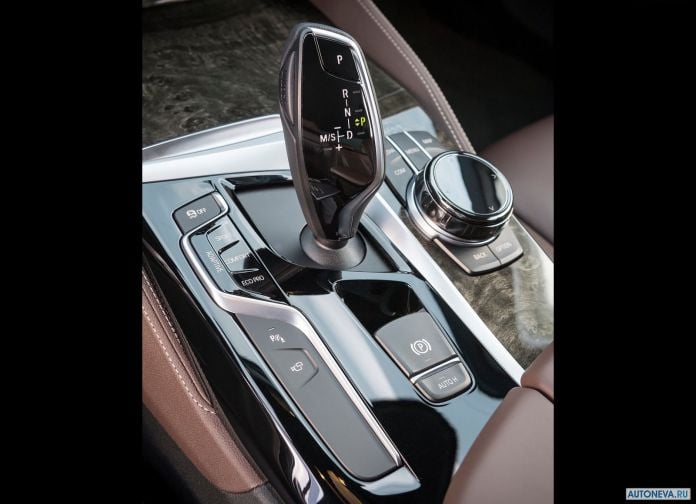 2017 BMW 5-series - фотография 232 из 255