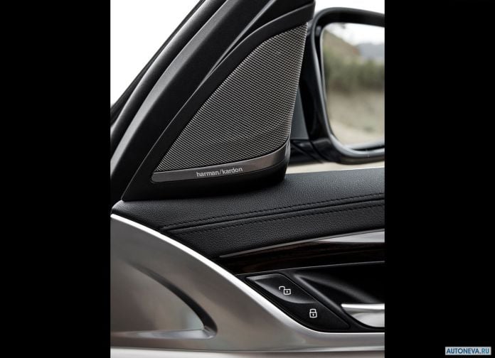 2017 BMW 5-series - фотография 236 из 255
