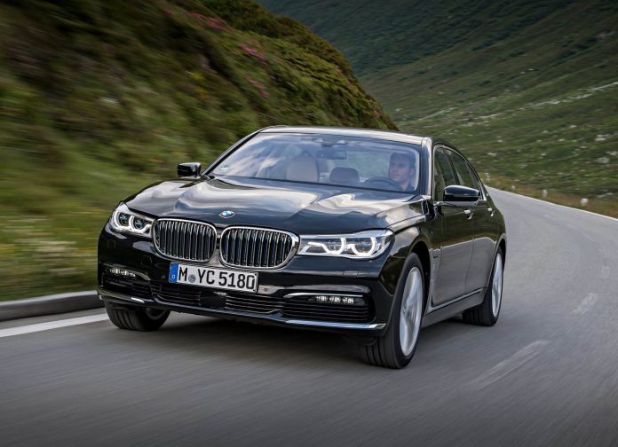 2017 BMW 740Le XDrive iPerformance - фотография 3 из 36