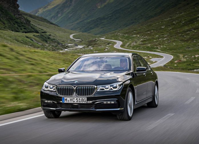 2017 BMW 740Le XDrive iPerformance - фотография 12 из 36
