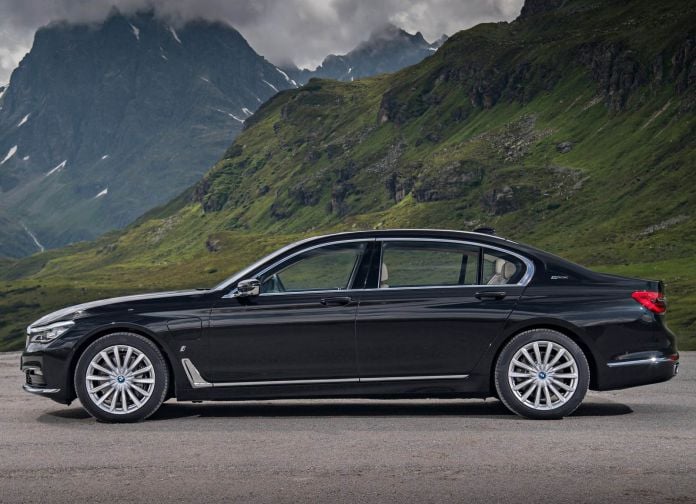 2017 BMW 740Le XDrive iPerformance - фотография 16 из 36