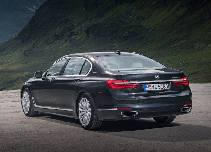 2017 BMW 740Le XDrive iPerformance - фотография 19 из 36 2017 BMW 740Le XDrive iPerformance - фотография 19 из 36