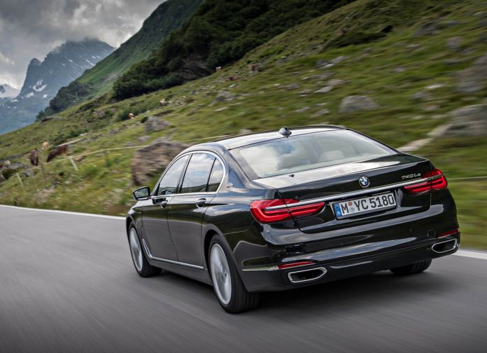 2017 BMW 740Le XDrive iPerformance - фотография 21 из 36 2017 BMW 740Le XDrive iPerformance - фотография 21 из 36