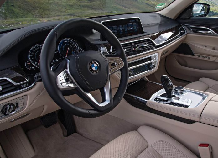 2017 BMW 740Le XDrive iPerformance - фотография 26 из 36 2017 BMW 740Le XDrive iPerformance - фотография 26 из 36