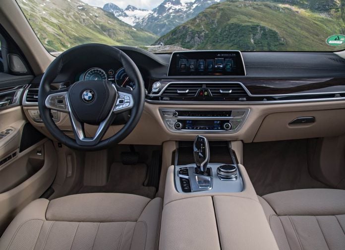 2017 BMW 740Le XDrive iPerformance - фотография 27 из 36