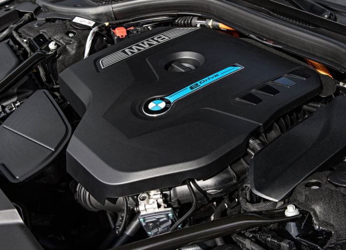 2017 BMW 740Le XDrive iPerformance - фотография 36 из 36 2017 BMW 740Le XDrive iPerformance - фотография 36 из 36