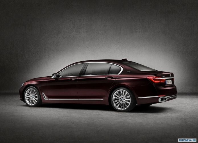 2017 BMW M760Li xDrive - фотография 136 из 203 2017 BMW M760Li xDrive - фотография 136 из 203