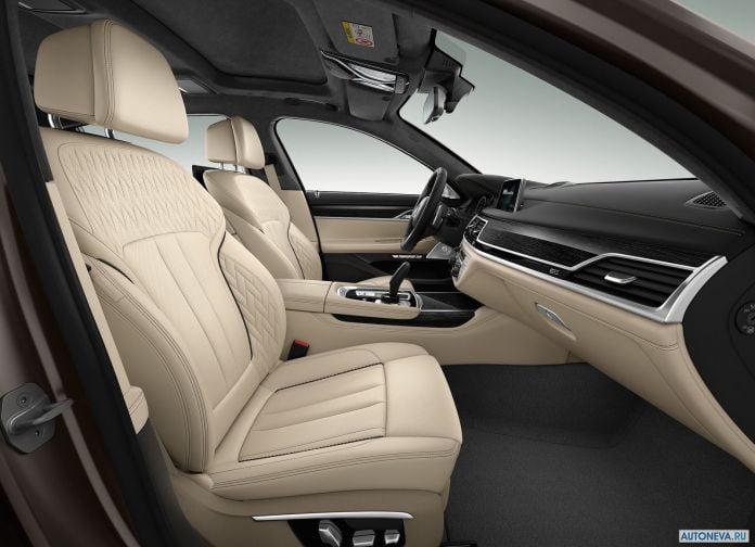 2017 BMW M760Li xDrive - фотография 147 из 203