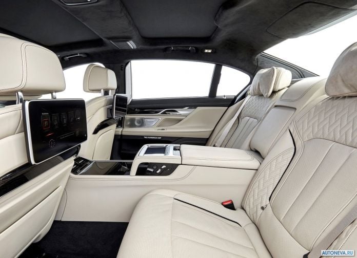 2017 BMW M760Li xDrive - фотография 149 из 203