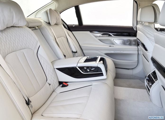 2017 BMW M760Li xDrive - фотография 150 из 203 2017 BMW M760Li xDrive - фотография 150 из 203