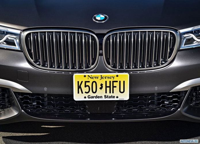 2017 BMW M760Li xDrive - фотография 166 из 203