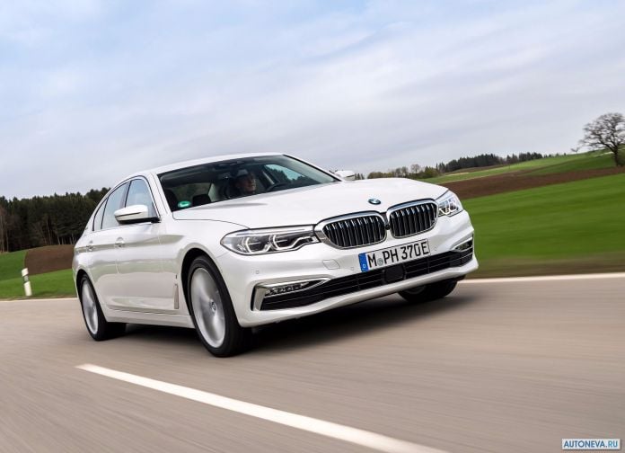 2018 BMW 530e iPerformance - фотография 12 из 12 2018 BMW 530e iPerformance - фотография 12 из 12