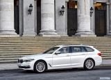 bmw_2018_5_series_touring_016.jpg