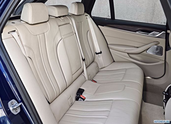 2018 BMW 5-series Touring - фотография 113 из 179