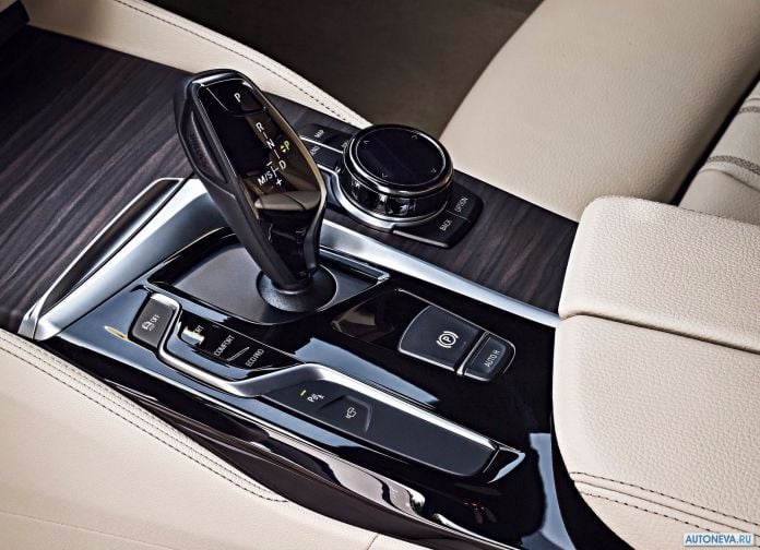 2018 BMW 5-series Touring - фотография 124 из 179