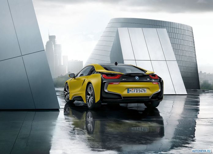 2018 BMW i8 Protonic Frozen Yellow - фотография 4 из 9