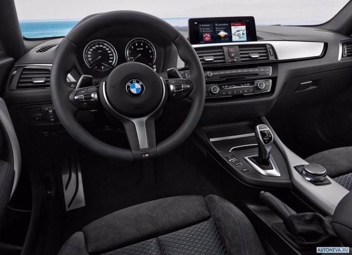 2018 BMW M140i - фотография 24 из 42 2018 BMW M140i - фотография 24 из 42