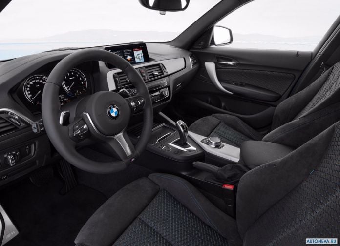 2018 BMW M140i - фотография 26 из 42 2018 BMW M140i - фотография 26 из 42
