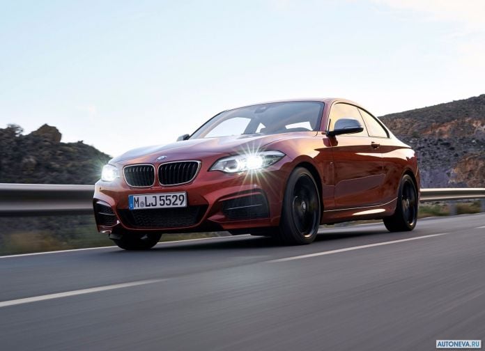 2018 BMW M240i Coupe - фотография 6 из 36