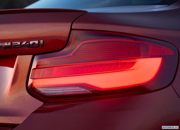 2018 BMW M240i Coupe - фотография 34 из 36