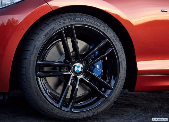 2018 BMW M240i Coupe - фотография 35 из 36