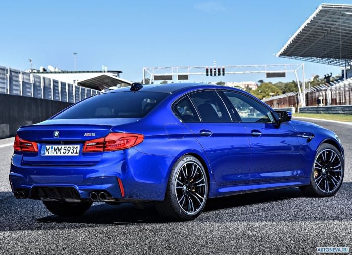 2018 BMW M5 - фотография 89 из 177