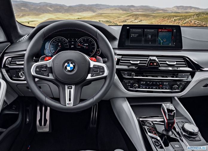 2018 BMW M5 - фотография 127 из 177