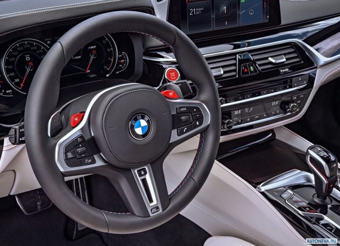 2018 BMW M5 First Edition - фотография 13 из 24