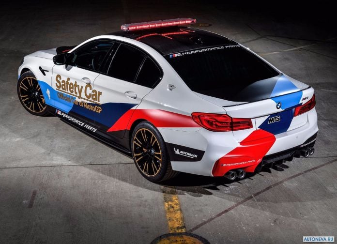 2018 BMW M5 MotoGP Safety Car - фотография 10 из 42