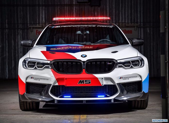 2018 BMW M5 MotoGP Safety Car - фотография 14 из 42