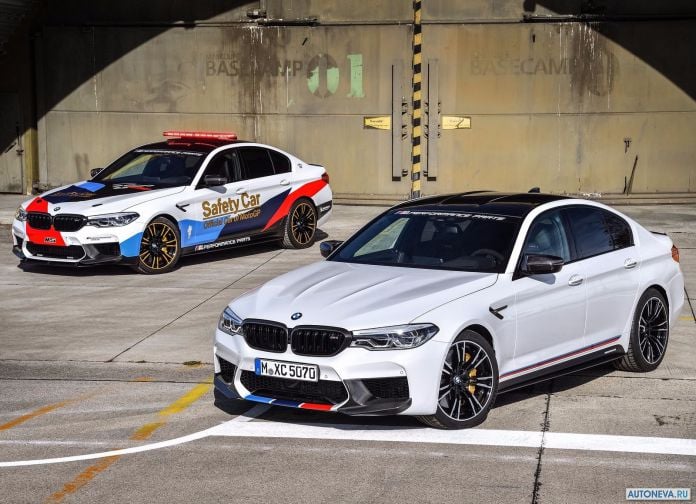 2018 BMW M5 MotoGP Safety Car - фотография 23 из 42