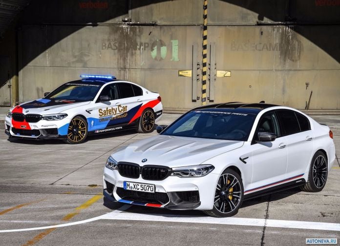 2018 BMW M5 MotoGP Safety Car - фотография 24 из 42