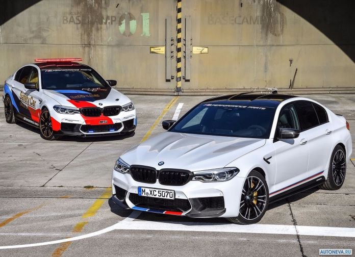 2018 BMW M5 MotoGP Safety Car - фотография 25 из 42