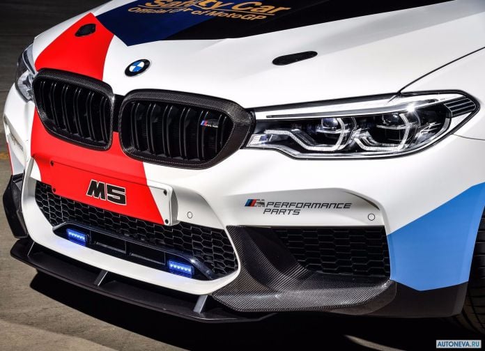 2018 BMW M5 MotoGP Safety Car - фотография 32 из 42