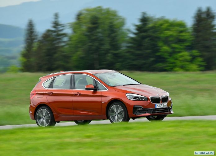 2019 BMW 2-series Active Tourer - фотография 14 из 97