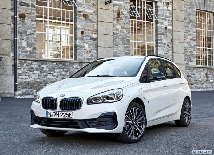 2019 BMW 2-series Gran Tourer - фотография 2 из 115