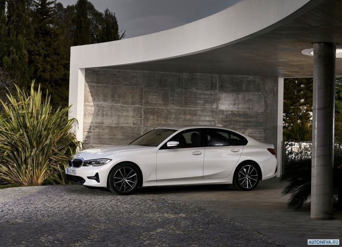 2019 BMW 320d Sport Line - фотография 12 из 107