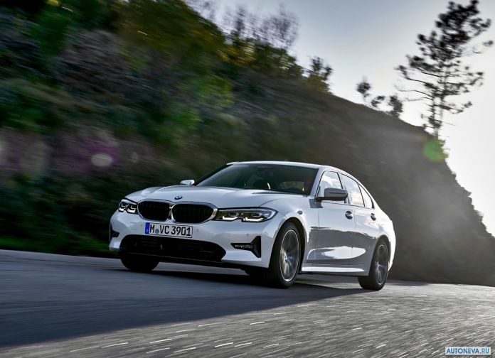 2019 BMW 320d Sport Line - фотография 42 из 107