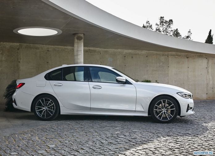 2019 BMW 320d Sport Line - фотография 45 из 107