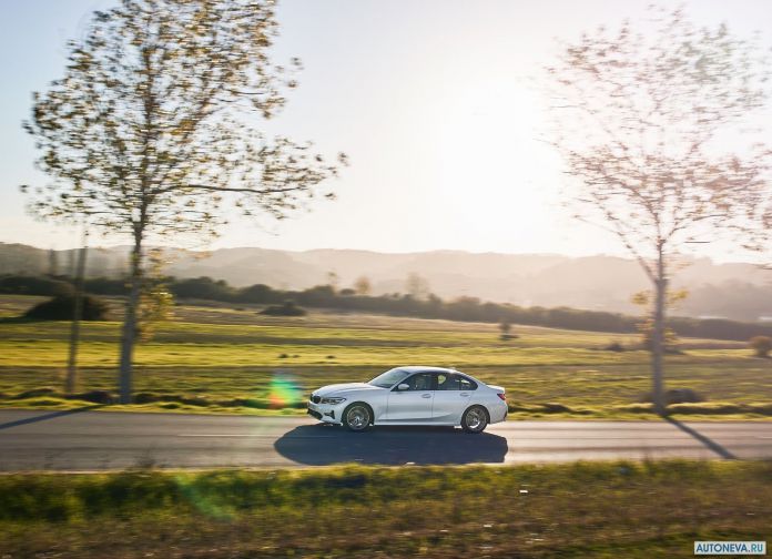 2019 BMW 320d Sport Line - фотография 55 из 107