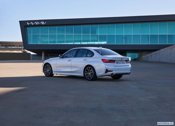 2019 BMW 320d Sport Line - фотография 62 из 107