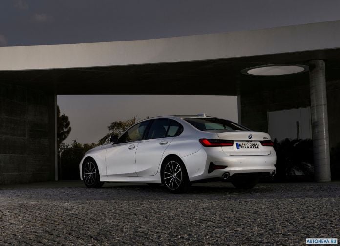 2019 BMW 320d Sport Line - фотография 64 из 107